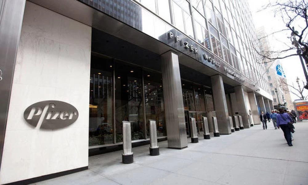 Μπουρλά: Ανοίγει παράρτημα στη Θεσσαλονίκη η Pfizer